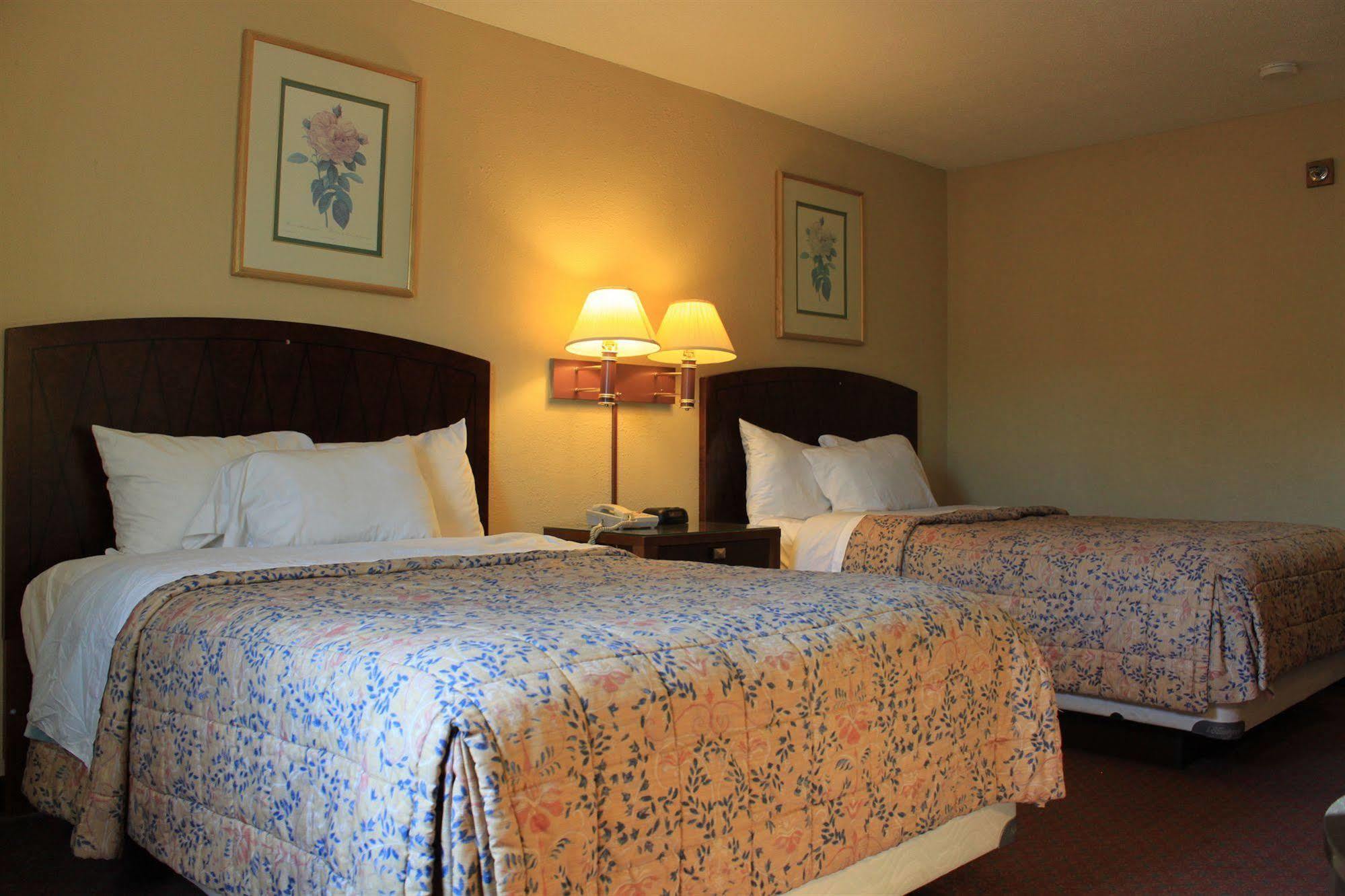 Whalers Inn And Suites New Bedford Extérieur photo
